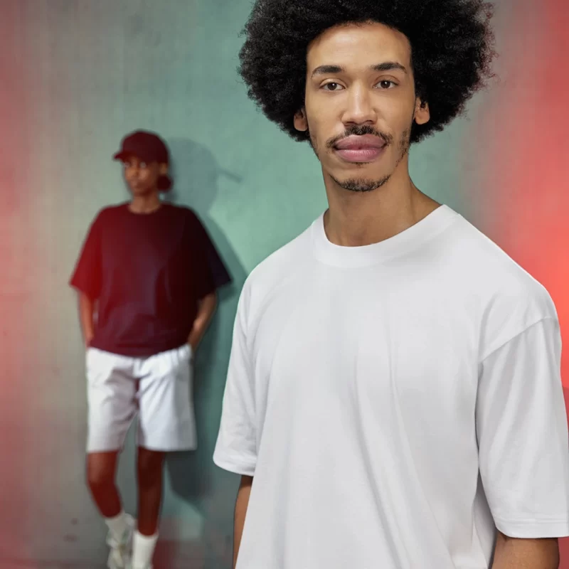 polera oversize B&C E220 de algodón sostenible, ideal para impresión y bordado personalizado en Chile