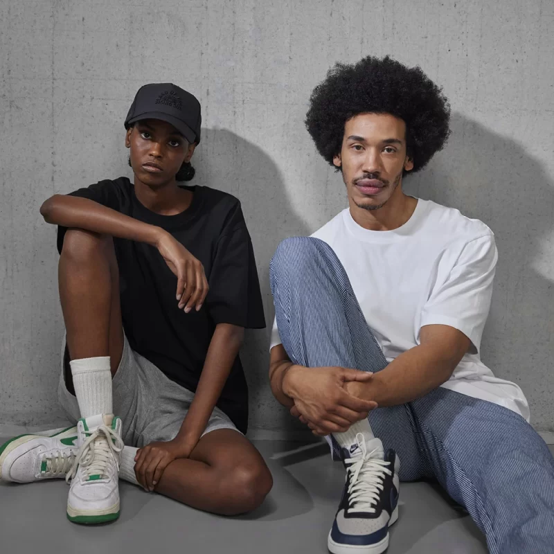 polera oversize B&C E220 de algodón sostenible, ideal para impresión y bordado personalizado en Chile