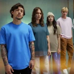Polera B&C E220 de algodón peinado sostenible, ideal para impresión o bordado personalizado en Chile